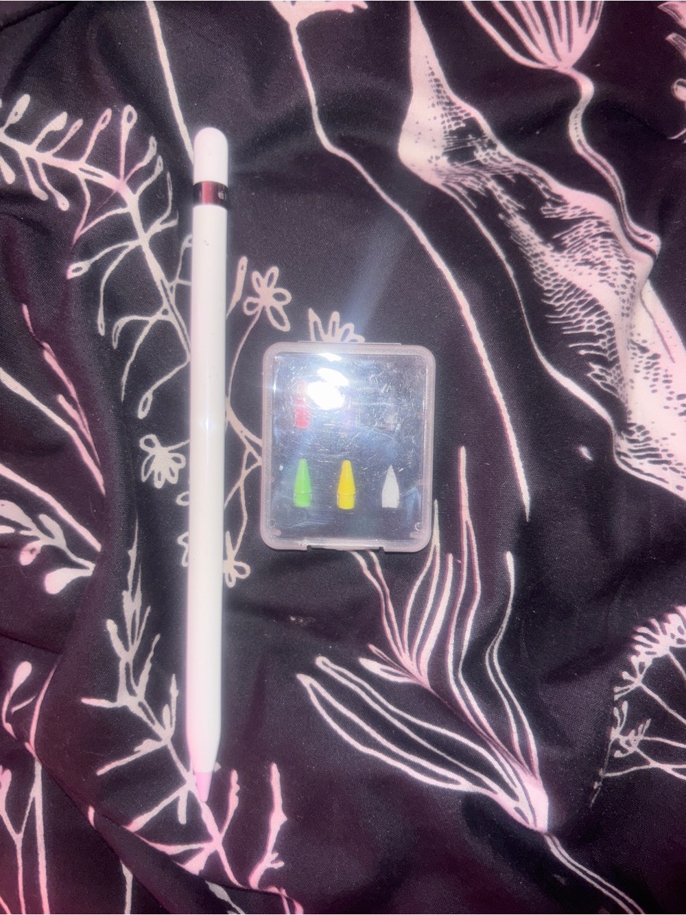 First Gen apple pencil with extra tips